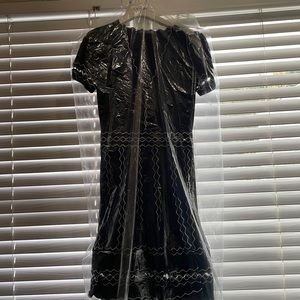 ALEXANDER MCQUEEN EMBROIDERED SHIFT KNIT DRESS